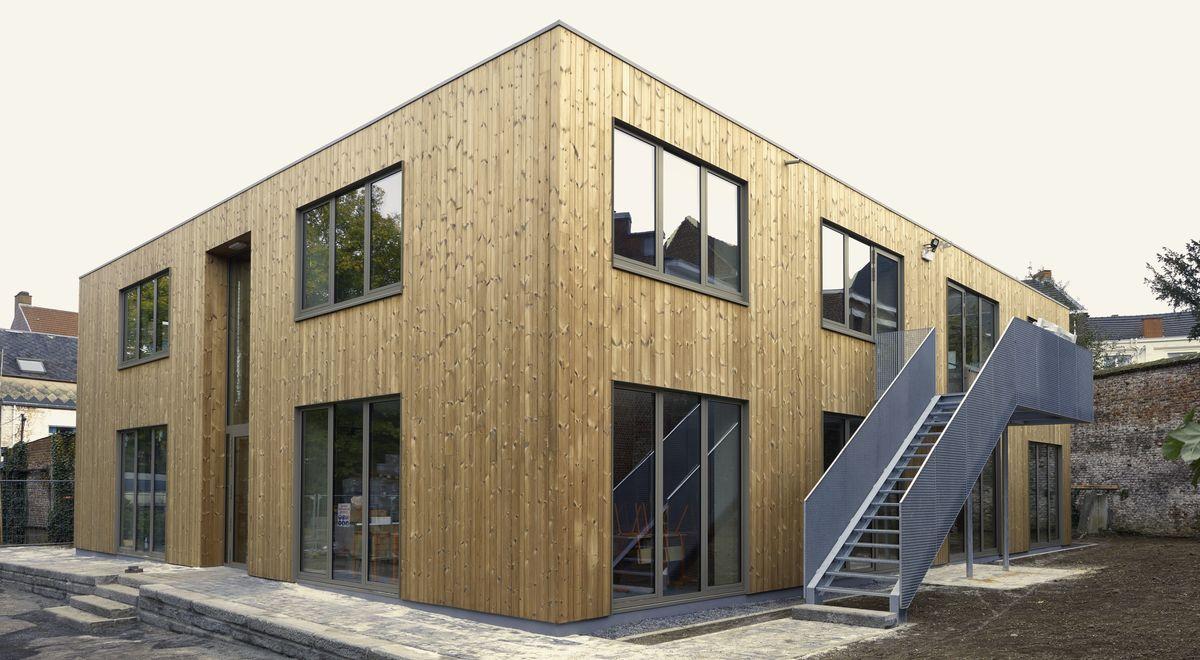 First school in Belgium insulated with straw