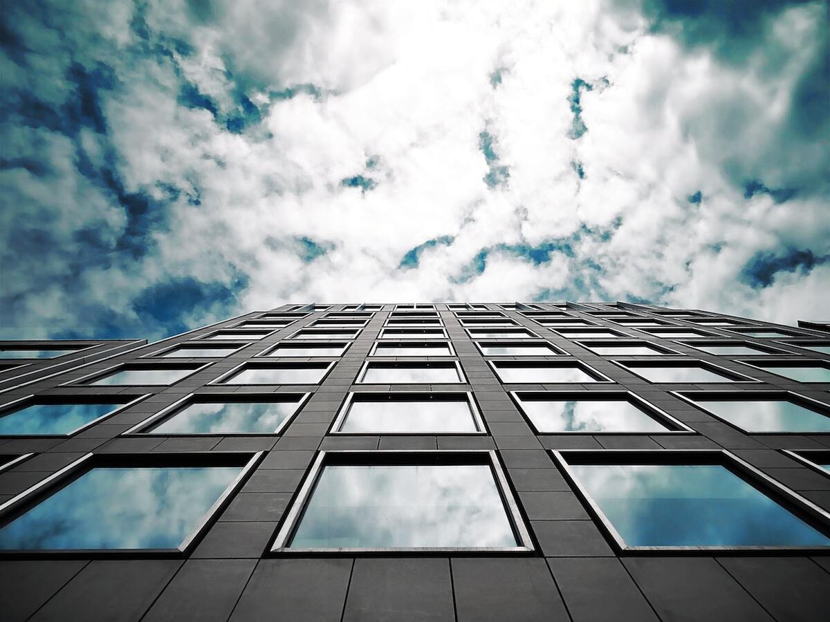 How windows are used to regulate building temperature